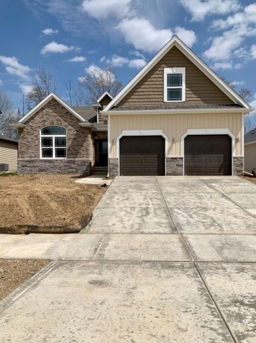 4008 Crown Dr, Valpo, IN 46383-8486