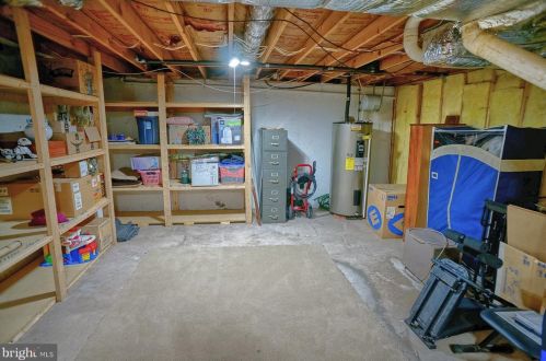 475 Woodcrest Dr, Navy Sup Dpt PA 17050-6854 exterior