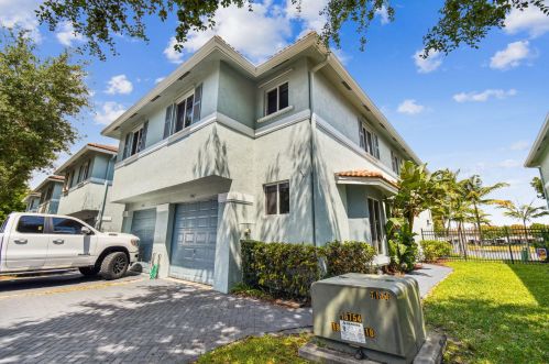 1942 Gardenia Ct, West Palm Beach, FL 33404-1871