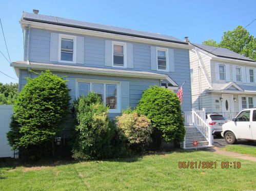541 Dubois Ave, Valley Stream, NY 11581-3207