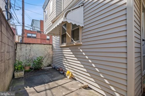 1424 Jackson St, Philadelphia PA 19145-3617 exterior