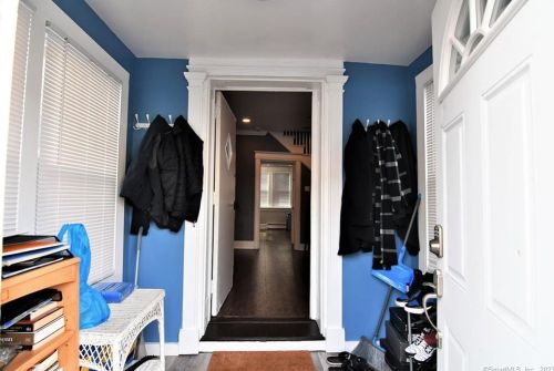 379 Remington St, Bridgeport CT  06610-2212 exterior