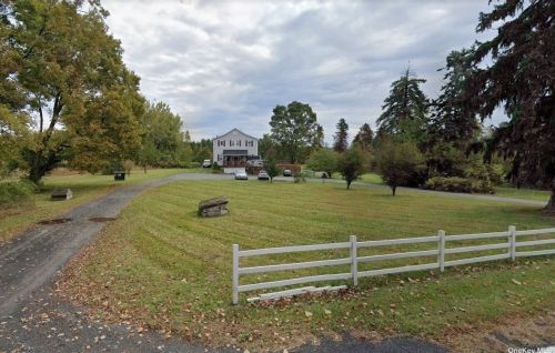 566 Lattintown Rd, Marlborough, NY 12542-5143