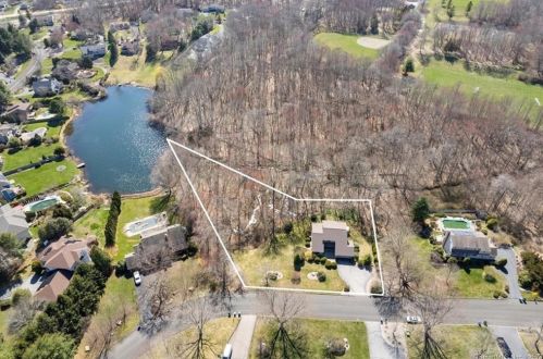 26 Pond Edge Dr, Waterford, CT 06385-4139