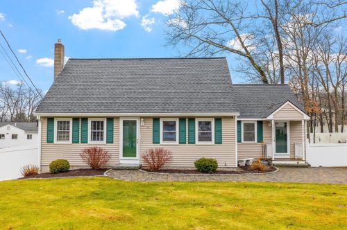 19 Custom St, Nashua, NH 03062-2035
