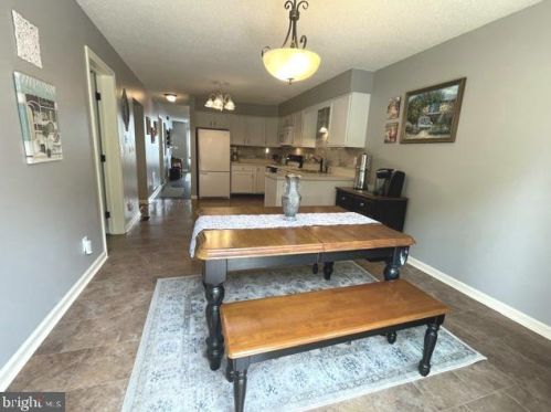 29 Johns Dr, West Enola PA  17025-2694 exterior