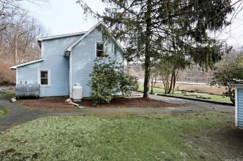369 Route 17, Tuxedo Park NY  10987-4306 exterior