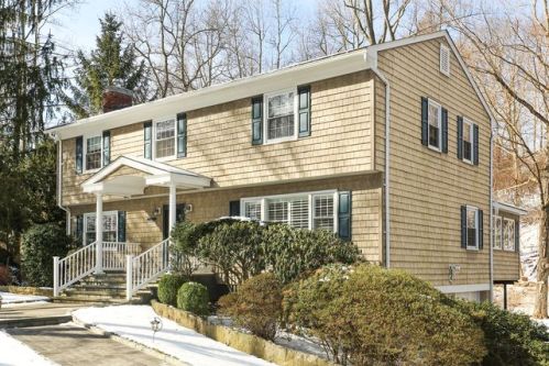 15 Hidden Hollow Ln, Millwood, NY 10546-1008