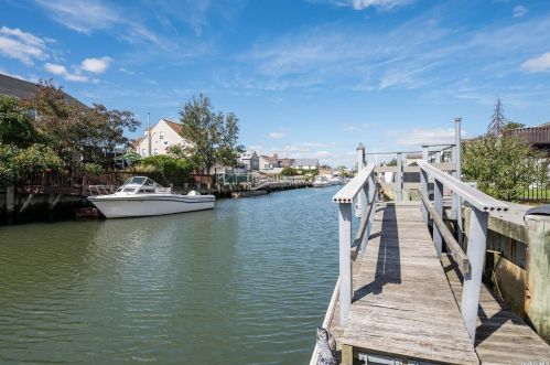 2500 Ocean Ave, North Bellmore NY  11710-3825 exterior