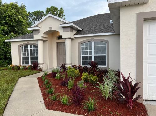 108 Oakridge Dr, Fort Pierce, FL 34984-4933