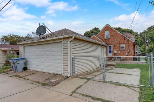 2919 85, Milwaukee WI 53222-4717 exterior