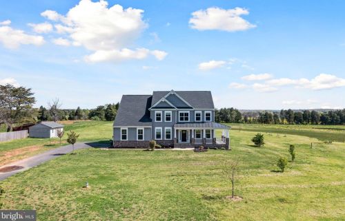 13525 Aden Rd, Nokesville VA  20181-2817 exterior
