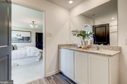 130 Winifred Dr, Hanover PA  17331 exterior