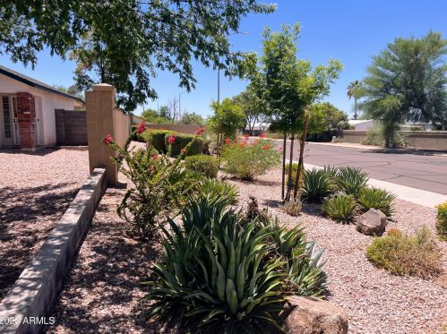 8809 Des Moines St, Mesa, AZ 85207-6017