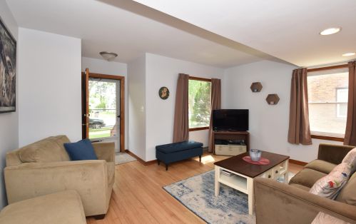 3817 87th St, Milwaukee WI  53222-2840 exterior