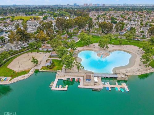 74 Woodleaf, Irvine CA  92614-7081 exterior