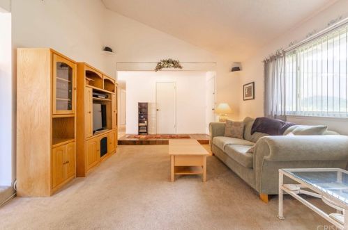 1954 Claudia Ave, Simi Valley CA 93065-3642 exterior