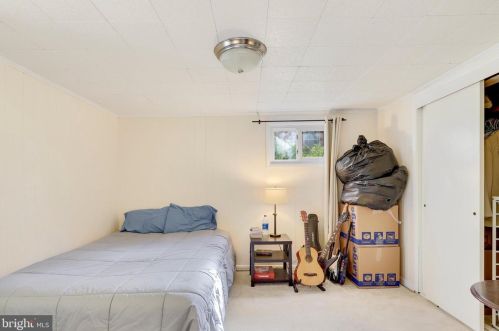 7122 Dalhouse St, Springfield VA  22151-3430 exterior