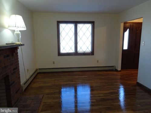 217 Caravel Dr, Bear, DE 19701-1632