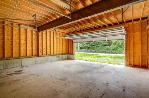 21 Belfield Dr, Providence RI  02919-1801 exterior