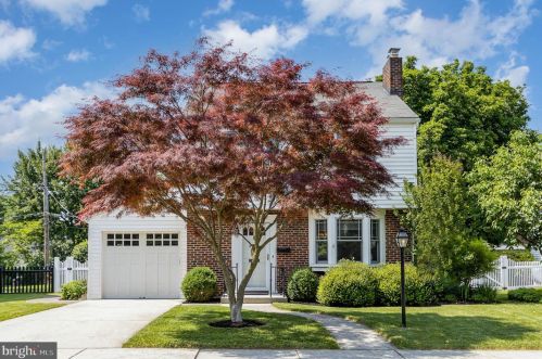 2930 Maple Rd, Camp Hill, PA 17011-2824