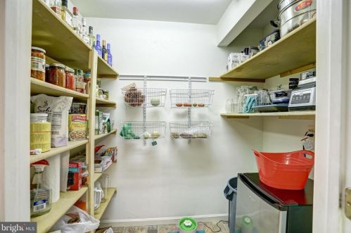 11734 Armistead Filler Ln, Lovettsville VA  20180-1915 exterior