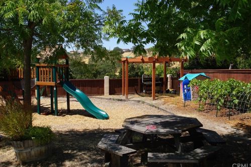 633 Nicklaus St, Lake Nacimiento CA  93446-4849 exterior