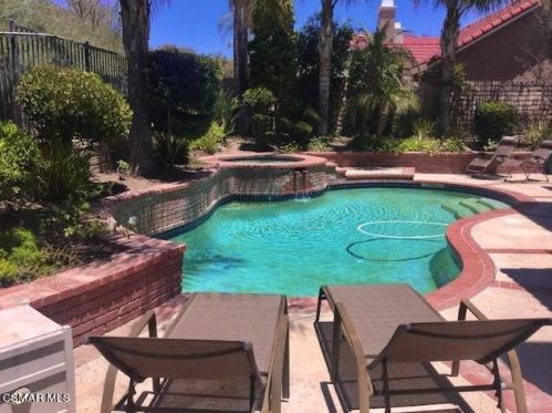 5353 Seneca Pl, Simi Valley, CA 93063-2054