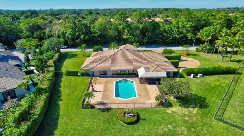 5215 Estates Dr, Delray Beach FL  33445-4385 exterior