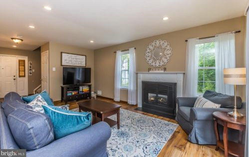 464 Sterling Ct, Southampton PA  18966-2776 exterior