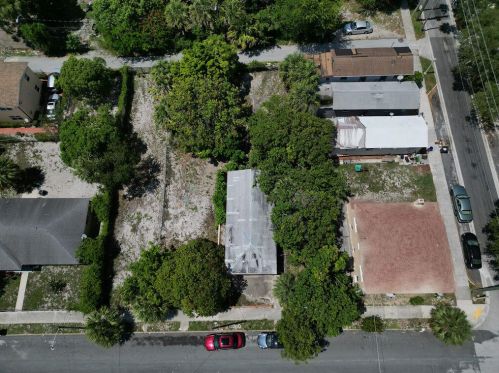 807 7th St, West Palm Beach, FL 33401-3831