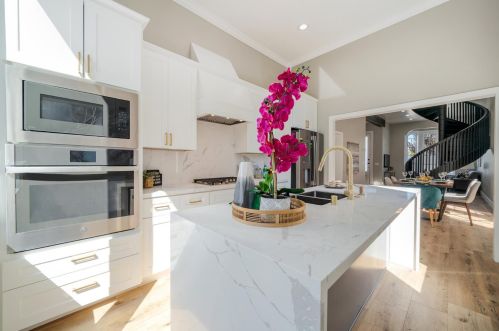 1433 Adeline St, Oakland CA  94607-2800 exterior