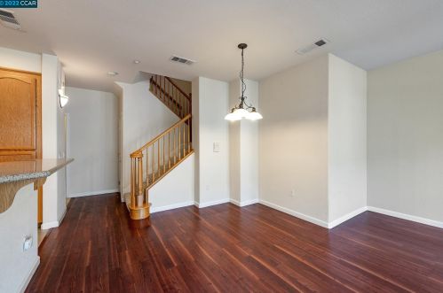 4255 Fitzwilliam St, Pleasanton CA 94568-4573 exterior