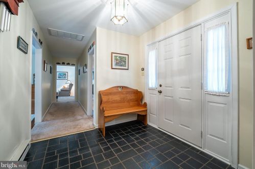 945 Crest Rd, Lansdale, PA 19446-5409