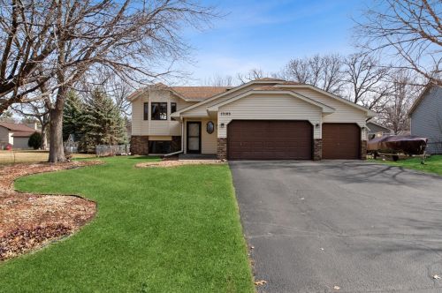 13165 Marigold St, Minneapolis, MN 55448-1092