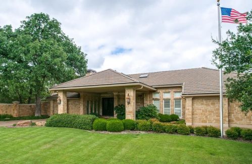 1111 Pebble Beach Dr, Midlothian TX  76063-2645 exterior