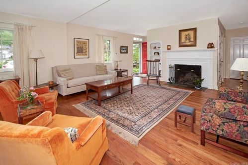 10 Brook Ln, Chappaqua, NY 10514-3541