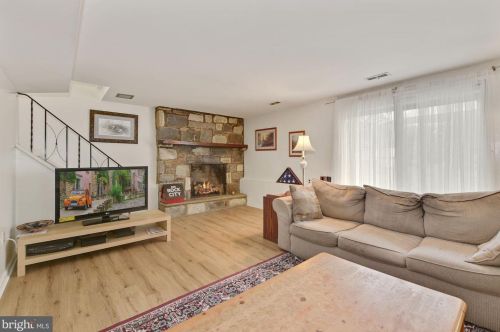 608 Parry Rd, Riverton NJ  08077 exterior