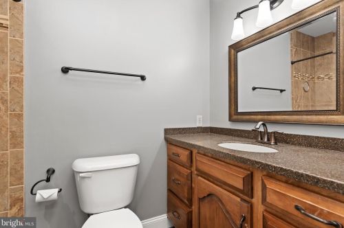 6229 Spg Knl Dr, Harrisburg PA 17111-6862 exterior