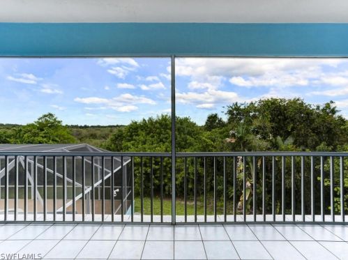 813 Glenn Ave, Lehigh Acres FL 33972-3333 exterior