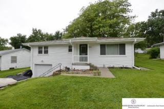6912 57th St, Omaha, NE 68152-2315