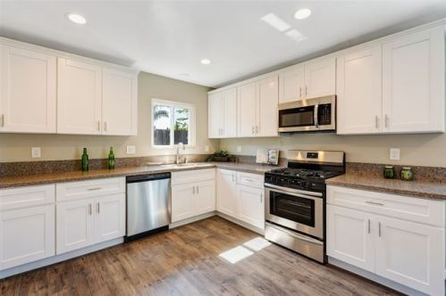 1332 Calera St, Vista, CA 92084-3708