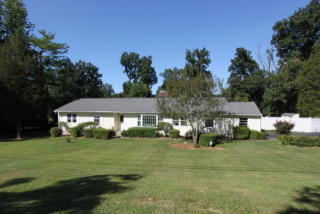 59 Thornridge Dr, Stamford, CT 06903-5125