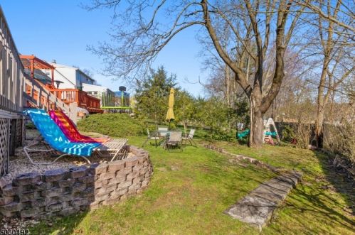 56 Lynwood Rd, Verona NJ  07044-1717 exterior