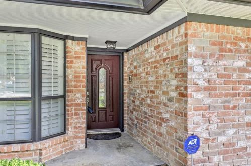 1003 Castle Hill Trl, Humble, TX 77339-2901