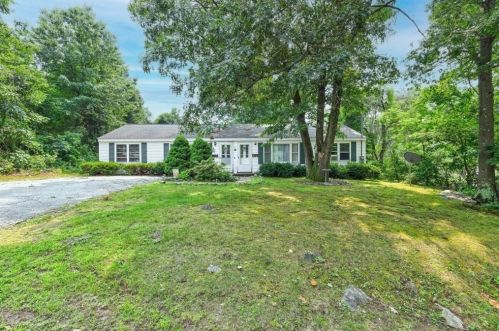 15 Eustis St, Worcester, MA 01606-1119