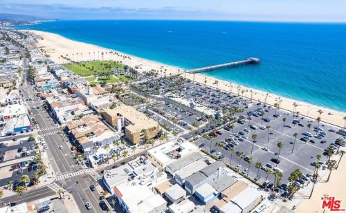 307 Fernando St, Newport Beach CA  92661-1236 exterior