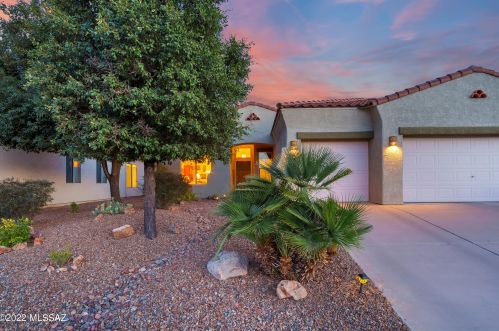 7719 Desert Spirits Dr, Tucson, AZ 85743-7521