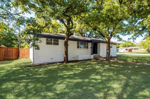 507 Slaughter Ln, Euless, TX 76040-5539