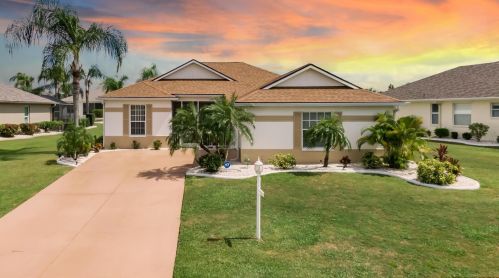 2217 Preservation Green Ct, Ruskin FL  33573-4418 exterior